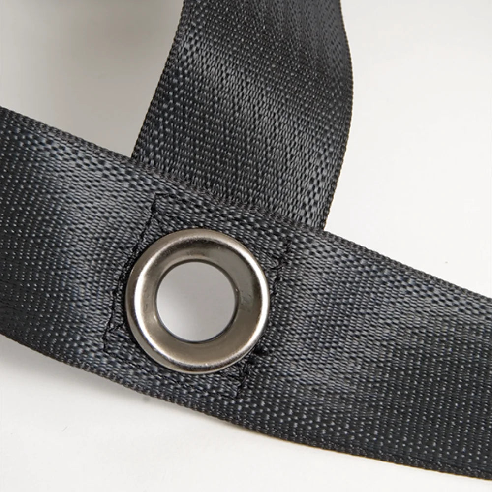 Metal eyelet in netting of a cargo net