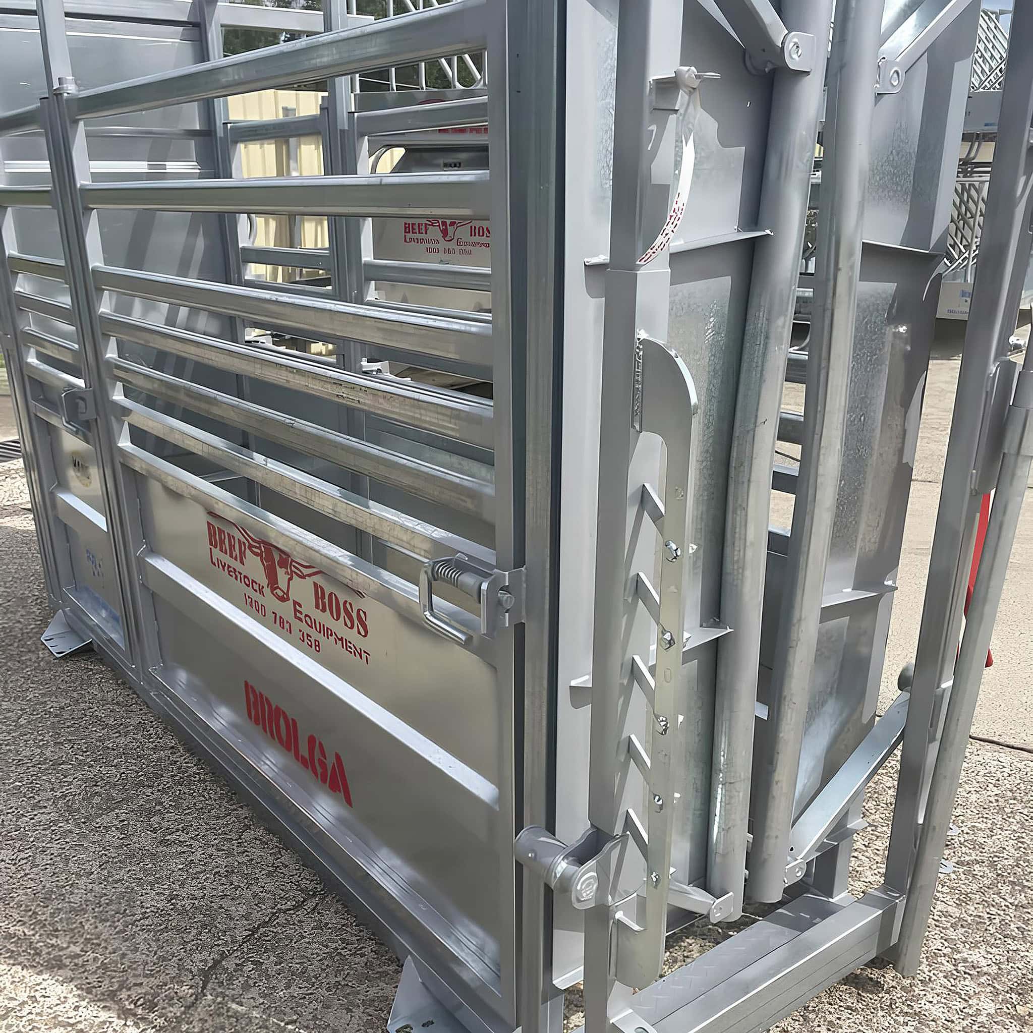 11589 - Livestock - Brolga Vet Crush - Austral Ag